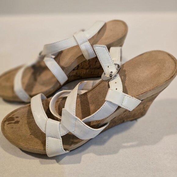 Women's Aerosole White Cork Wedge Sandals size 8 3" Heel - Picture 8 of 9